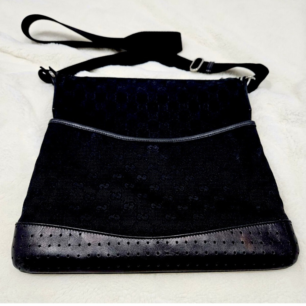 Authentic Gucci, Vintage Black Crossbody Bag